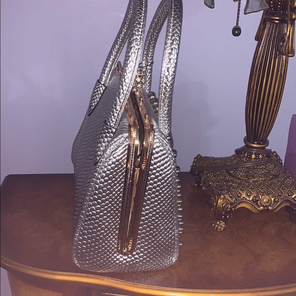 Elegant Silver and Gold Women's Handbag NEW. - Picture 5 of 7